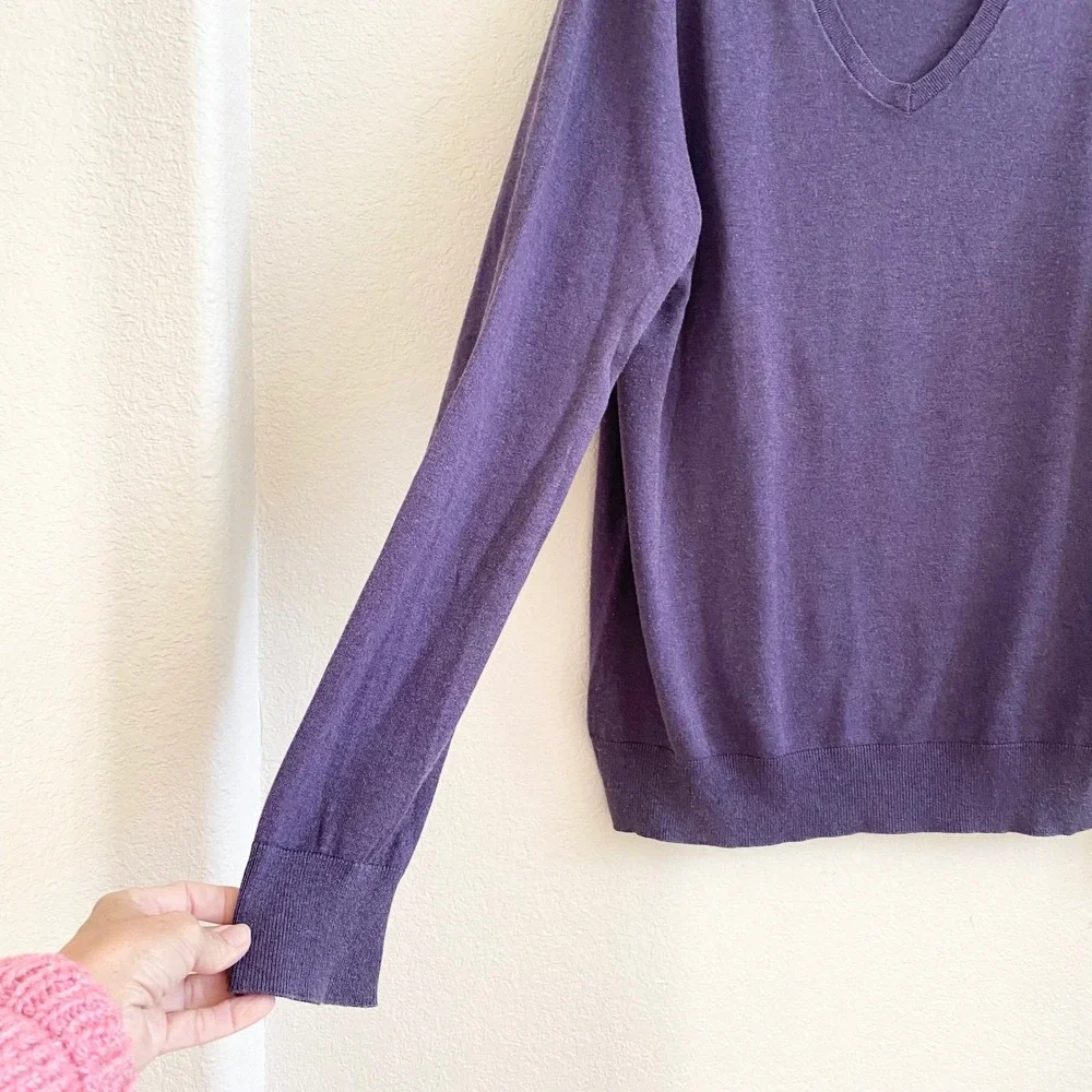 Banana Republic Luxury Blend Mens‎ V Neck Sweater L Silk Cashmere Cotton Purple